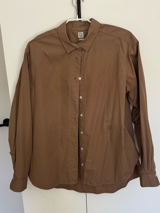 Toteme Tops - Toteme taupe/brown button up, M